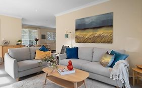 Magnolia Cottage - Your Private Bowral Getaway!